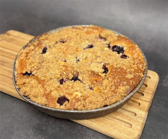 Lys skærekage m/brombær