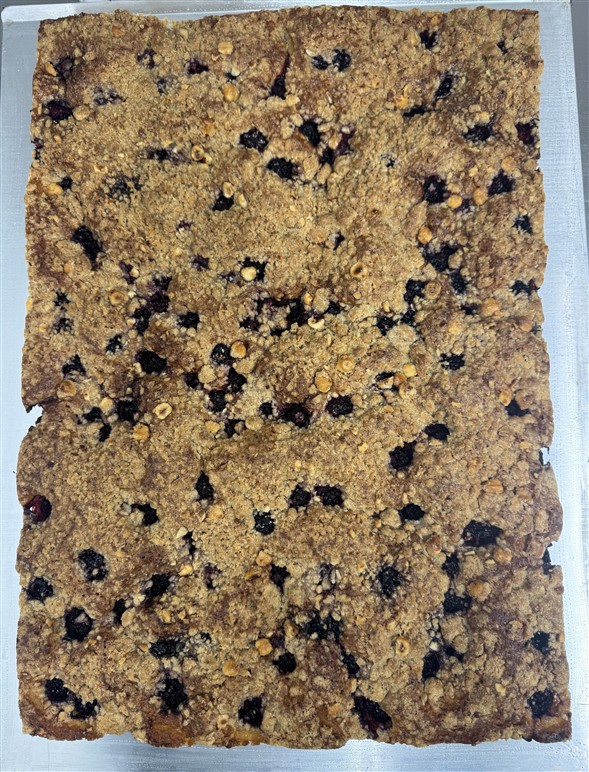 Hel pl. Lys skærekage m/brombær